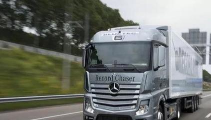 新能源汽车与产业动态周览 比亚迪D1续航突破，特斯拉面临挑战，行业整合与国产化加速